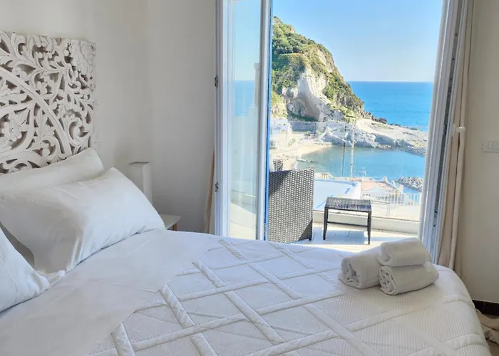Divina Seaside Ischia Apartment *