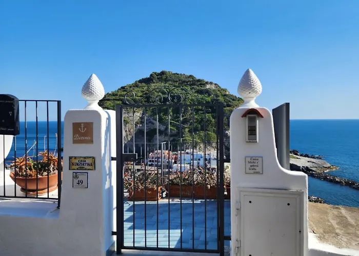 Divina Seaside Ischia Apartment *