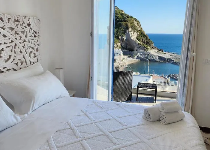 Divina Seaside Ischia Apartment *